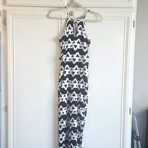 Imagination Maxi Dress - Picture 2 of 12